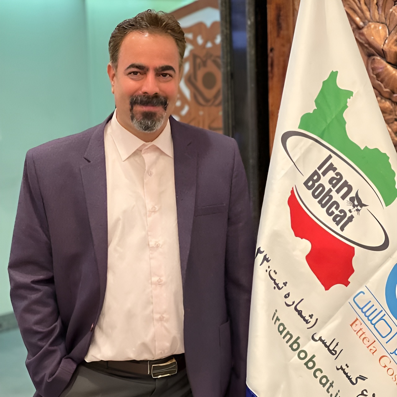 جناب آقای حبیب جانبهان مدیریت مجموعه ایران بابکت و مشاور خرید جارو بابکت و تجهیزات مینی لودر